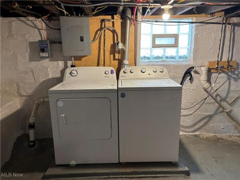 9516 Kirkwood Cleveland OH 44102