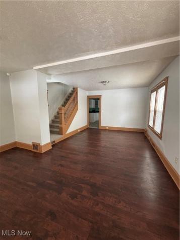 9516 Kirkwood Cleveland OH 44102