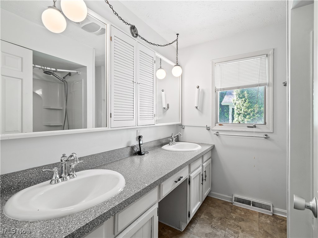 19322 E River Road Columbia Station OH 44028