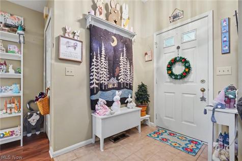 9809 Brookline Oval Strongsville OH 44136