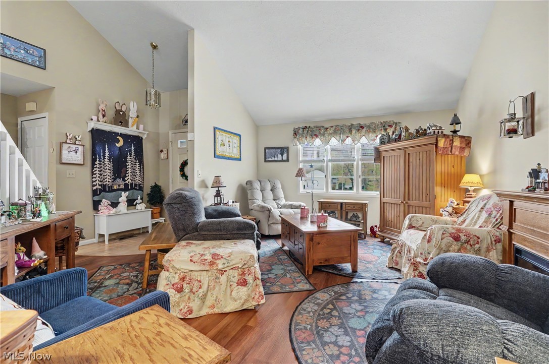 9809 Brookline Oval Strongsville OH 44136