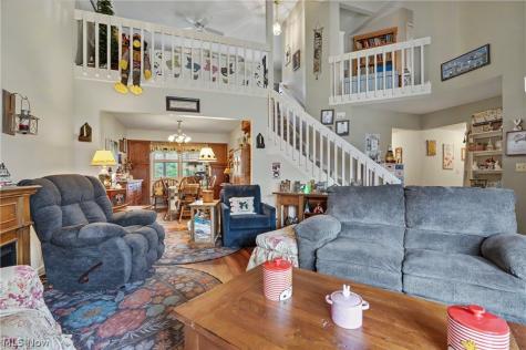 9809 Brookline Oval Strongsville OH 44136