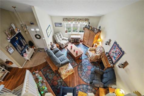 9809 Brookline Oval Strongsville OH 44136