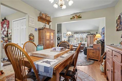9809 Brookline Oval Strongsville OH 44136
