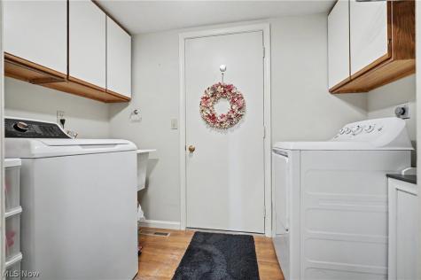 9809 Brookline Oval Strongsville OH 44136
