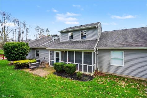 9809 Brookline Oval Strongsville OH 44136
