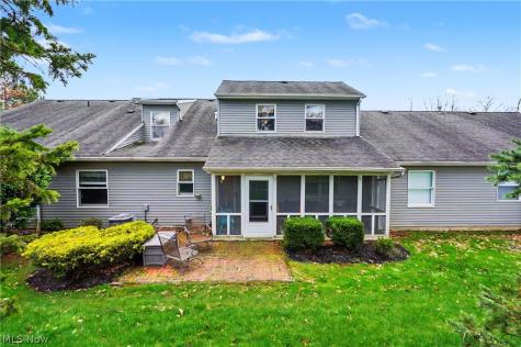 9809 Brookline Oval Strongsville OH 44136