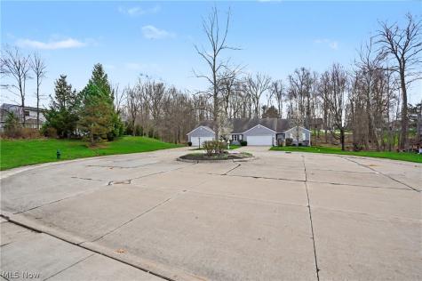 9809 Brookline Oval Strongsville OH 44136