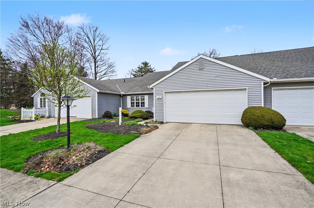 9809 Brookline Oval Strongsville OH 44136