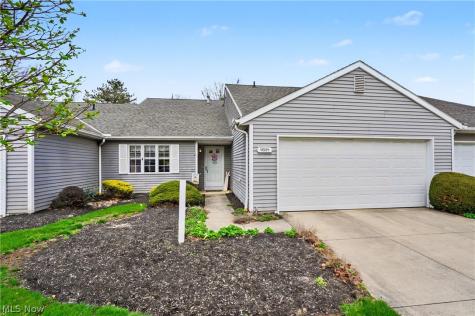 9809 Brookline Oval Strongsville OH 44136