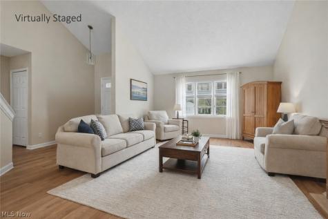 9809 Brookline Oval Strongsville OH 44136