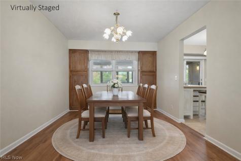 9809 Brookline Oval Strongsville OH 44136
