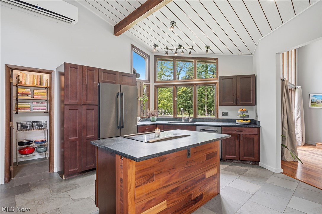8995 Knotty Pine Lane Chardon OH 44024