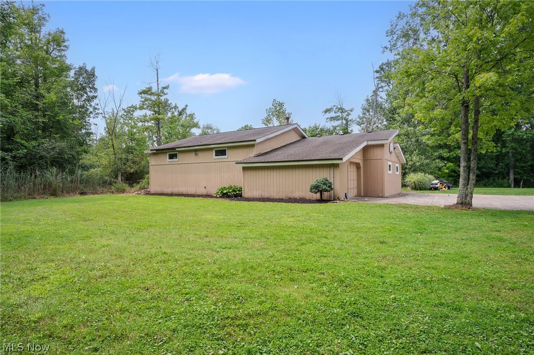 8995 Knotty Pine Lane Chardon OH 44024