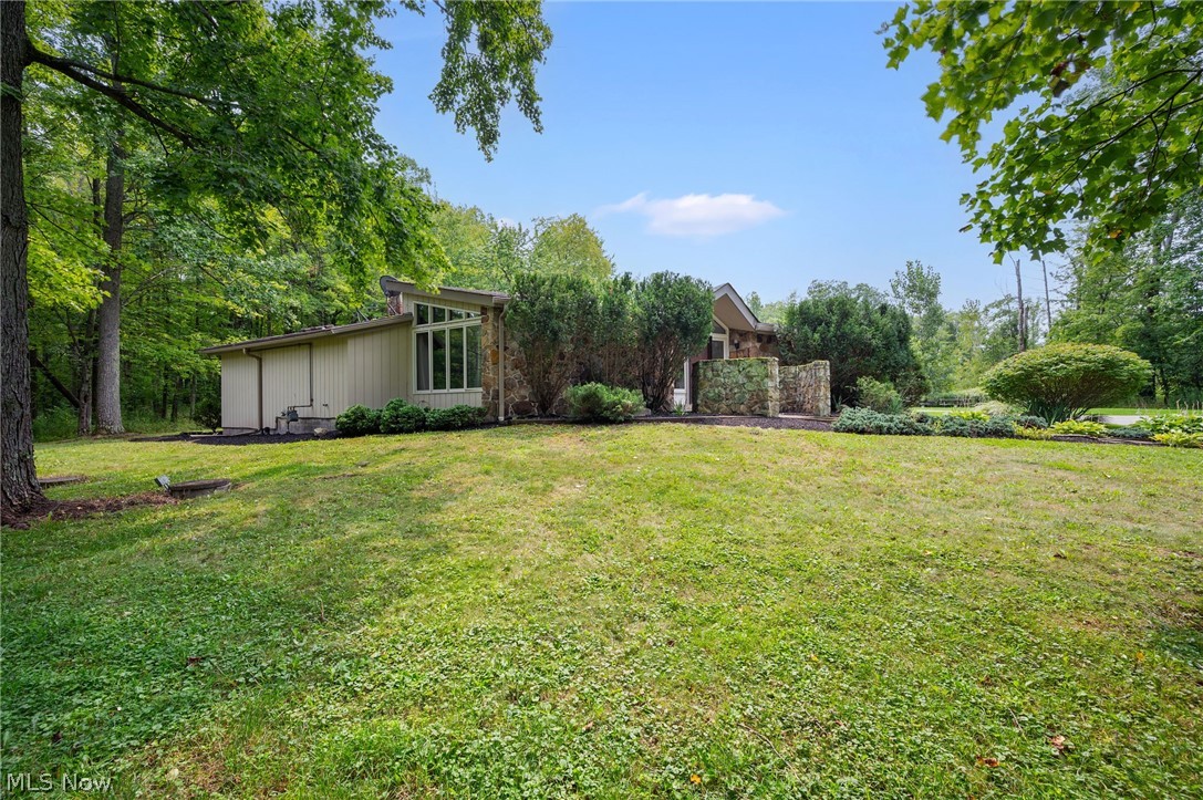 8995 Knotty Pine Lane Chardon OH 44024