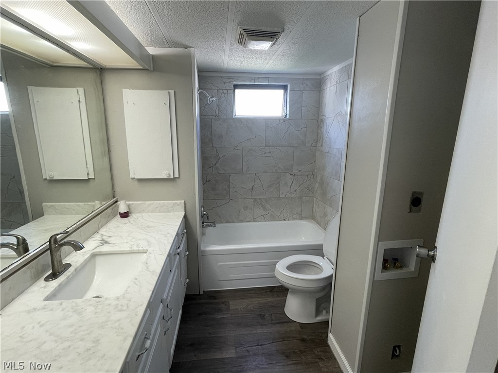 8317 Russell Lane Cleveland OH 44144