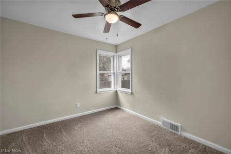 5234 Henry Street Maple Heights OH 44137