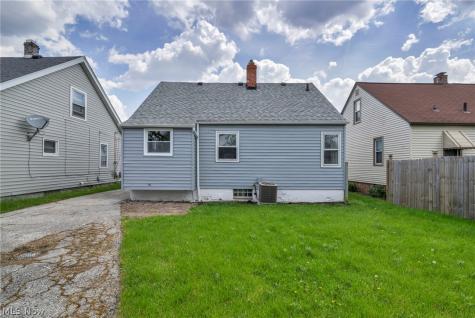 5234 Henry Street Maple Heights OH 44137