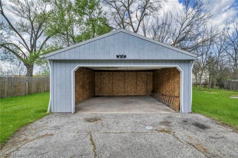 5234 Henry Street Maple Heights OH 44137