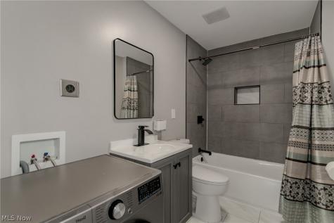 246 Courtland Boulevard Eastlake OH 44095