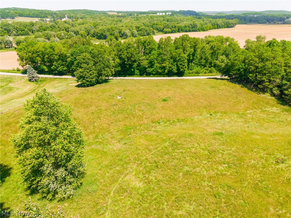 3640 NW Hope Road Magnolia OH 44643