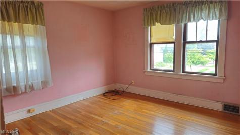 387 E York Street Akron OH 44310