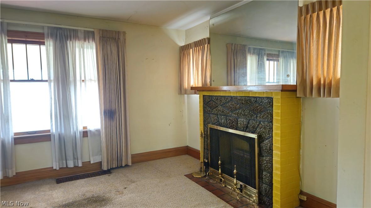 387 E York Street Akron OH 44310