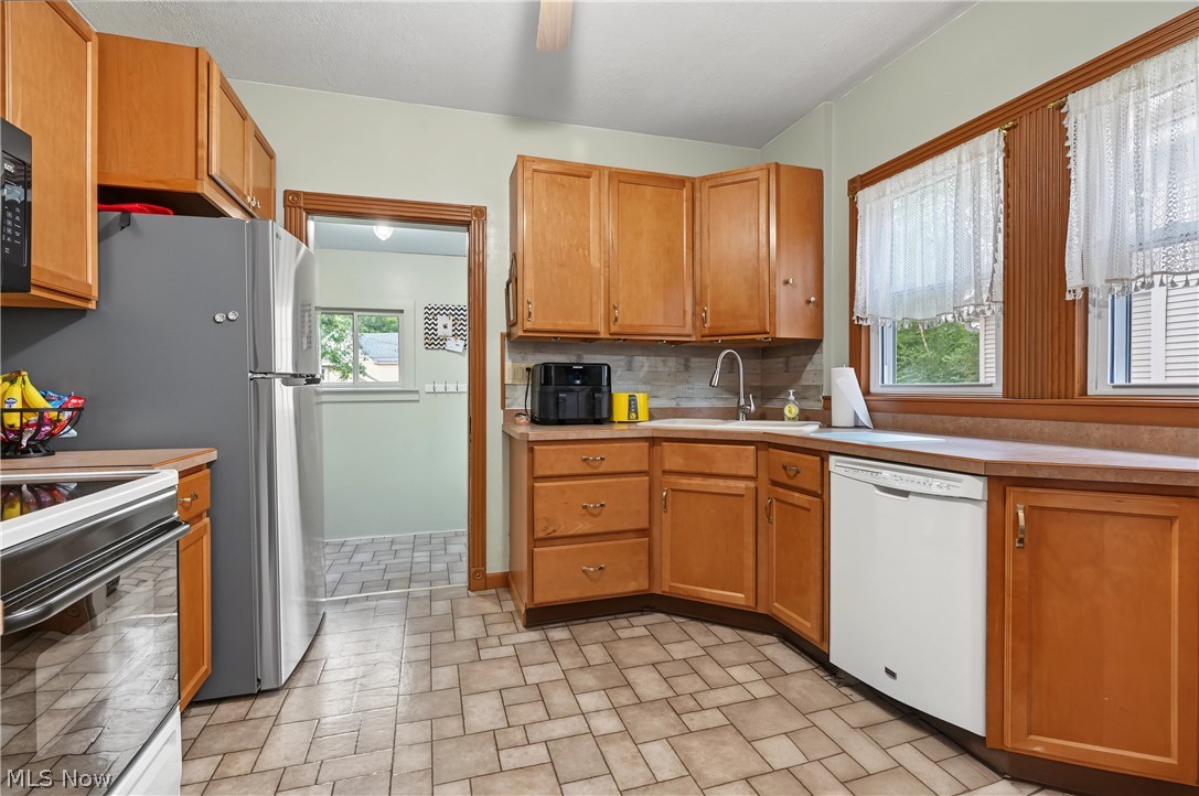 346 W Indiana Avenue Sebring OH 44672