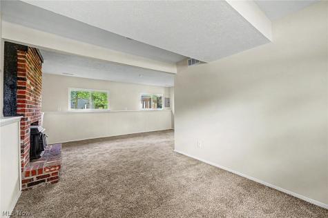 913 Sherwood Drive Macedonia OH 44056