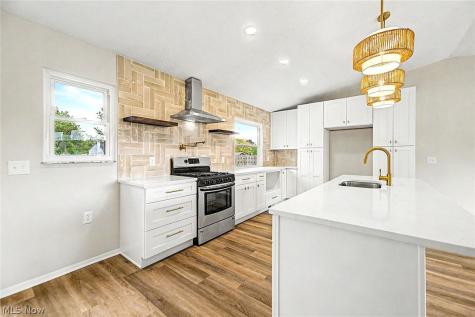 913 Sherwood Drive Macedonia OH 44056