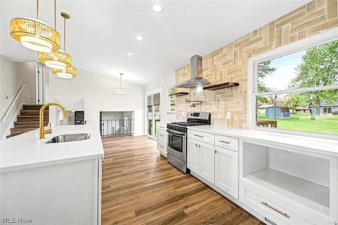 913 Sherwood Drive Macedonia OH 44056