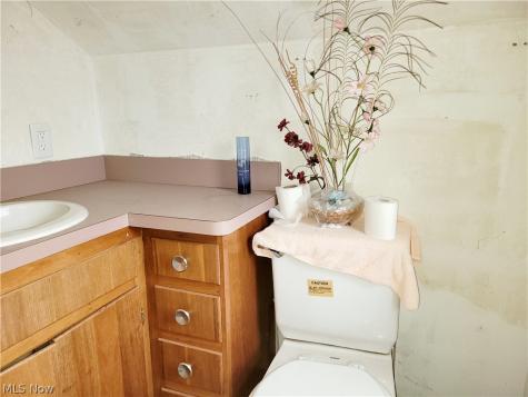 4388 Adrian South Euclid OH 44121