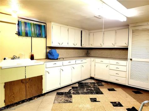 4388 Adrian South Euclid OH 44121