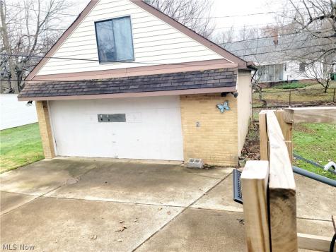 4388 Adrian South Euclid OH 44121