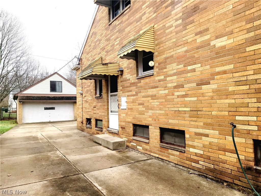 4388 Adrian South Euclid OH 44121