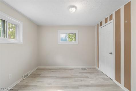 3771 S Turkeyfoot Road New Franklin OH 44319
