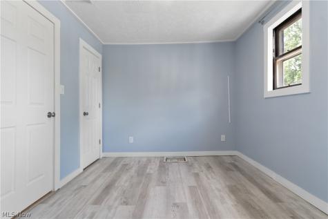 3771 S Turkeyfoot Road New Franklin OH 44319
