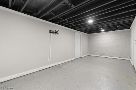 3771 S Turkeyfoot Road New Franklin OH 44319
