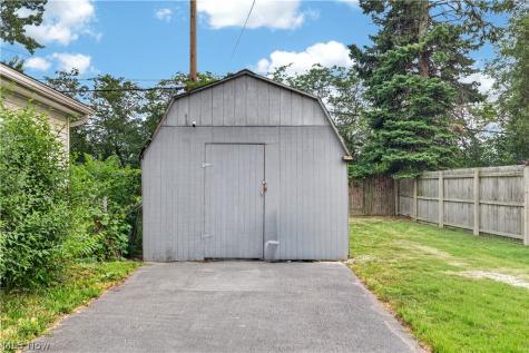 14227 Tuckahoe Avenue Cleveland OH 44111