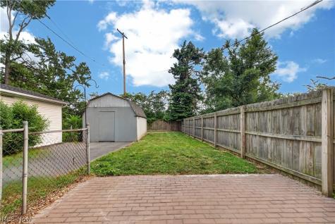 14227 Tuckahoe Avenue Cleveland OH 44111