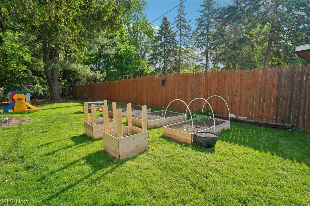 17600 Chatfield Avenue Cleveland OH 44111