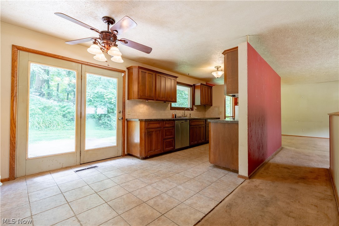 8944 Colton Street NW Massillon OH 44646