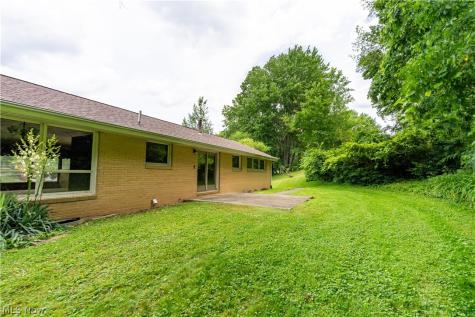 8944 Colton Street NW Massillon OH 44646