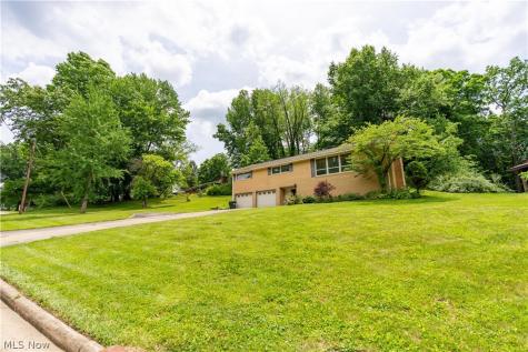 8944 Colton Street NW Massillon OH 44646