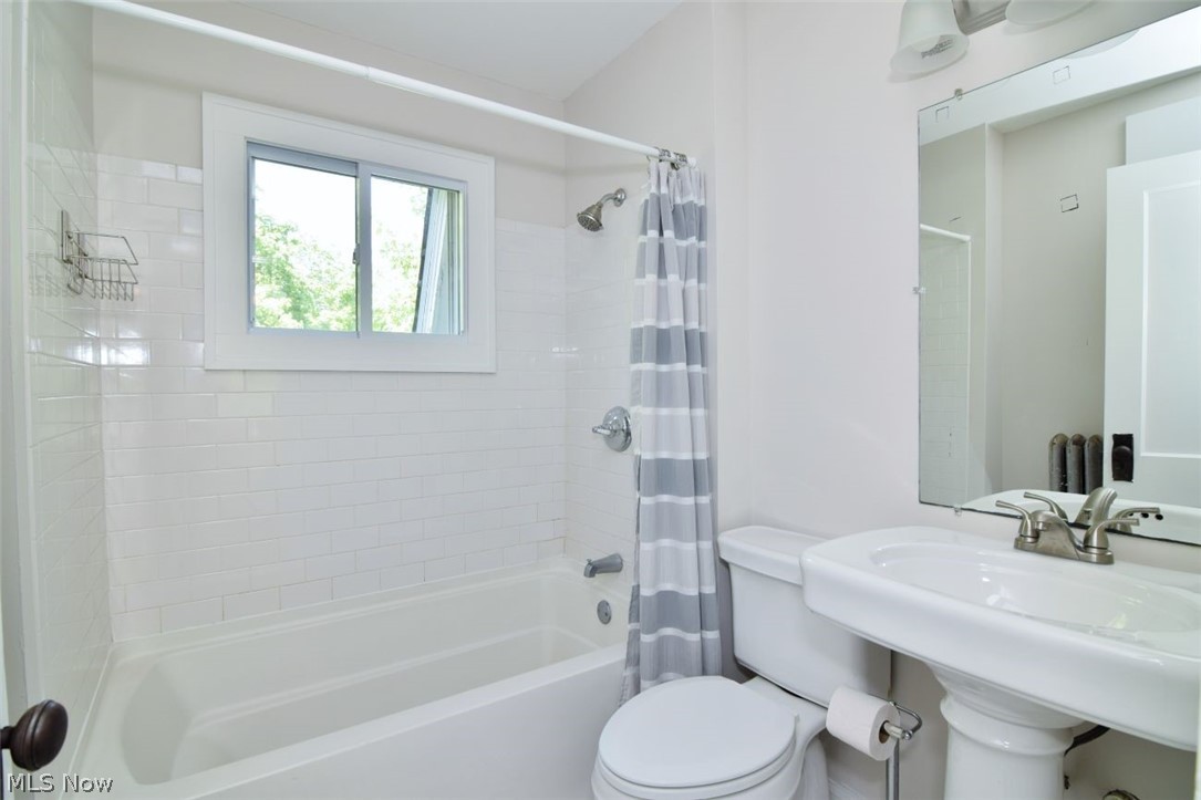 2661 Shaker Road Cleveland Heights OH 44118