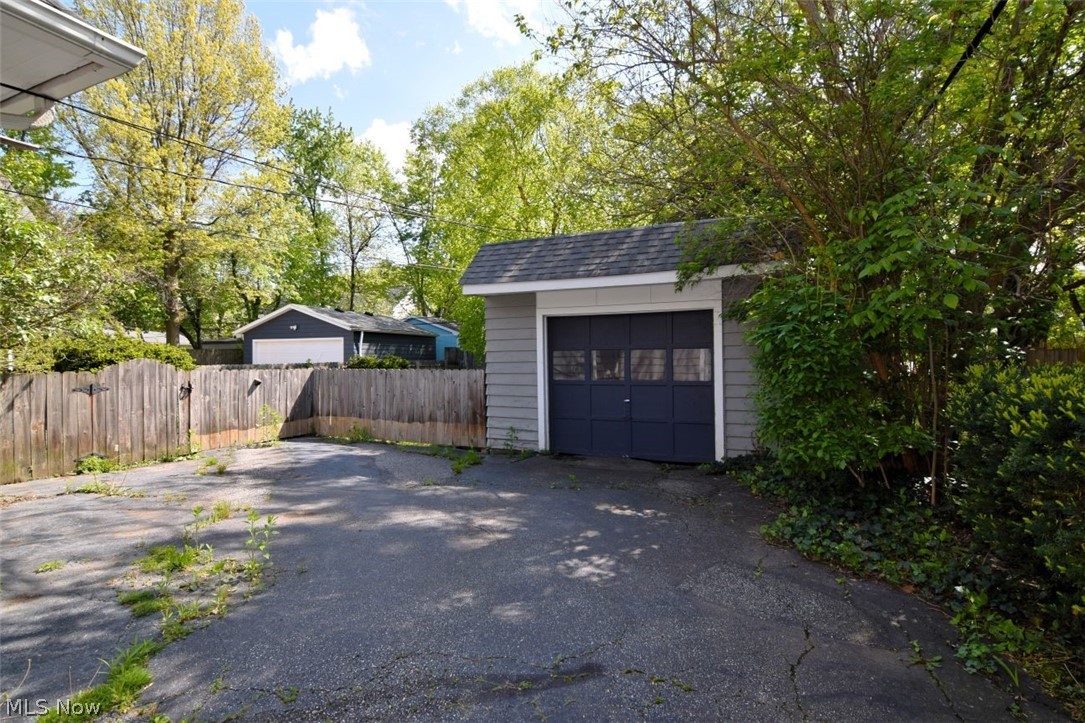2661 Shaker Road Cleveland Heights OH 44118