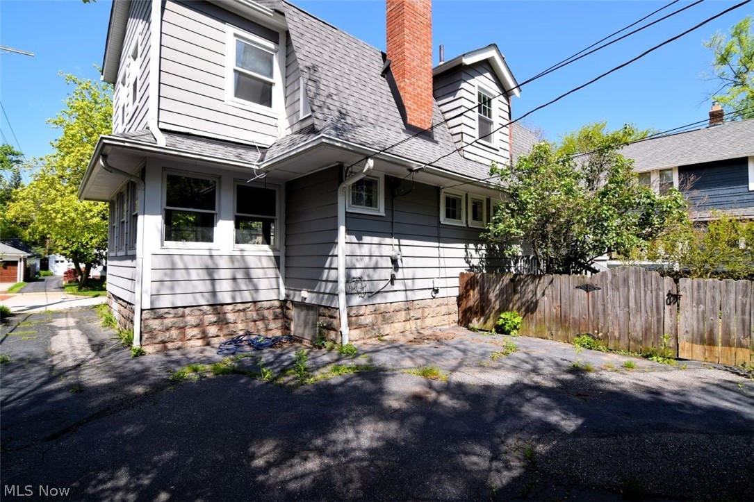 2661 Shaker Road Cleveland Heights OH 44118
