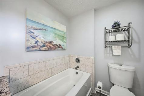 27631 Edgepark Boulevard North Olmsted OH 44070