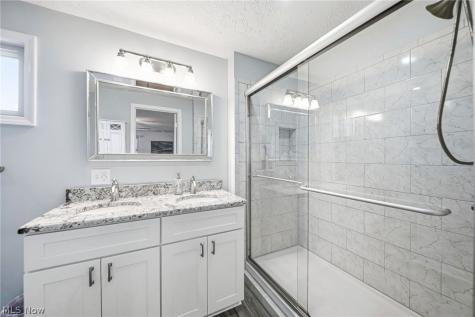 27631 Edgepark Boulevard North Olmsted OH 44070