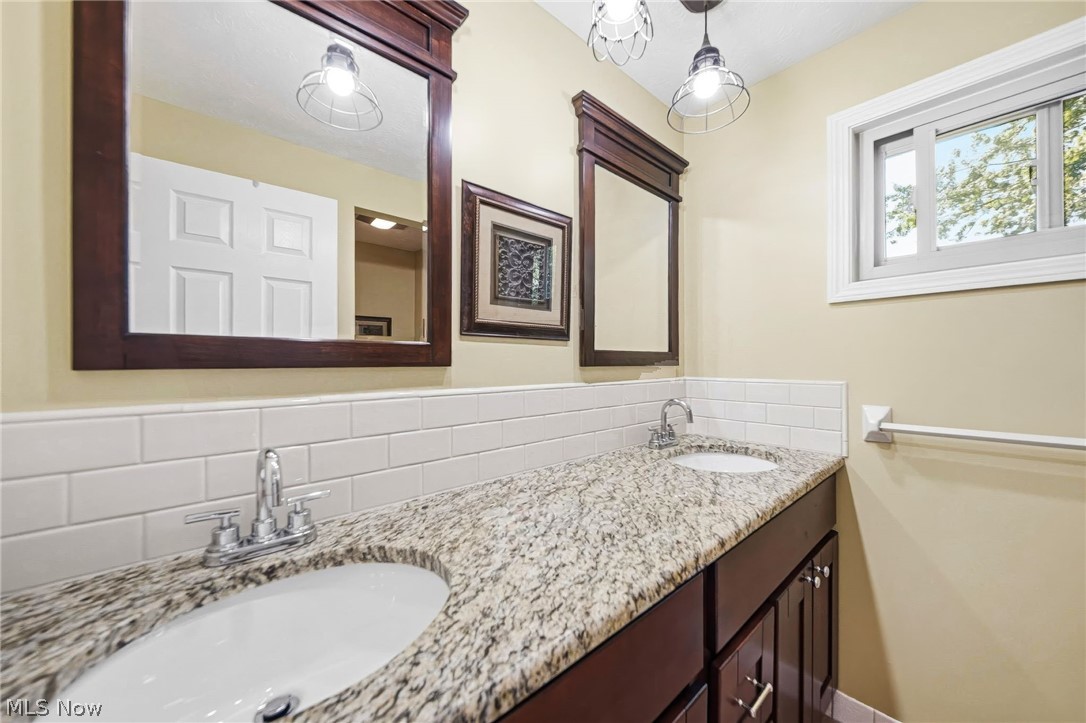27631 Edgepark Boulevard North Olmsted OH 44070